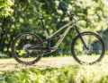 The most affordable model, the Canyon Spectral:On Fly CF8, comes with full trail-ready equipment for 5599 euros over the virtual shop counter.