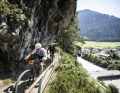 Keep your head down: The route of the Maxxis BIKE Transalp this year led partly along the narrow paths of the Via Claudia.