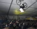 Weltpremiere in Leogang: Lance McDermott springt den ersten Frontflip mit dem MTB.
