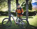 Nicolas Bader, steelworker: "I really liked the MGU. No more rear derailleur that can tear off. Plus less maintenance work. The Pinion motor has a lot of power. I think you can hear that too. Features such as shifting while rolling or standing bring me real added value, and issues such as the double shifter didn't bother me at all. Extremely exciting technology. However, I think the price is still far too high for a bike."