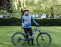 Volker Muth has only been riding off-road for three years and has only just started mountain biking with an e-mountain bike. Because Volker is actively working on his riding technique, he now also rides difficult trails on his fully from Freiburg-based start-up Infront and is trying his hand at rear wheel offset. ABS for e-MTBs is the next logical step in mountain bike development for the motorbike rider.