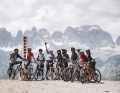 Riesenfreude gleich am ersten Tag: Lange war nicht klar, ob sie rechtzeitig fertig werden würden. Doch die Trail-Bauer von Dolomiti Paganella haben sich ins Zeug gelegt: Wir durften die beiden brandneuen Trails Supernatural und Interstellar als Erste fahren! Fazit: Super-Fahrspaß vor unfassbarer Kulisse!