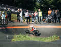 Bei der Scott Junior Trophy flog der Nachwuchs mit hoher Geschwindigkeit durch den Pumptrack.