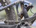 Chainstay protector, mini mudguard and chain guide protect the Mondraker F-Podium from damage and protect the hardware.
