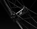 The 1/1 hub is the price-performance variant from the US premium manufacturer Industry Nine. Engagement angle: 4 degrees with a total of 90 engagement points.