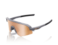 C'est parti pour une série effectivement très colorée de nouvelles lunettes de soleil avec les 100% Slendale SL.