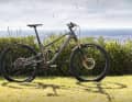 Despite the short suspension travel of "only" 140 mm/125 mm, the Norco Optic is a trail bike that is made for flowing single trails or tough climbs.