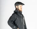 With a water column of 28,000 mm, the cycling jacket and trousers can be described as waterproof.