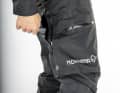 Auch die Fahrradregenhose Norrøna fjørå lässt sich gut Belüften mit Reißverschlüssen hinten am Oberschenkel.
