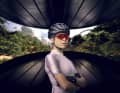 La star du XC Loana Lecomte a aidé - avec d'autres athlètes Oakley - au développement.