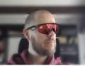 Of course, I prefer the model that Loana also wears: Oakley Sphaera Prizm Trail Torch in Matte Grey Smoke.