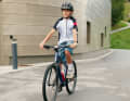 The key selling point of this new product: woom aims to offer electric assistance even for primary school-aged children, without turning the bike into a mini e-MTB by fitting it with a large, heavy battery.