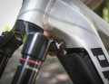 The battery can be folded forwards out of the down tube without a key, which is super quick and easy.