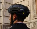 The British start-up Newlane has equipped its award-winning folding helmet with a MIPS system.