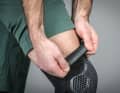 Trotz des Silikonbands ist der Halt des Schoners nicht optimal