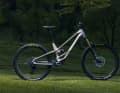 The extremely short seat tube creates room for manoeuvre and allows for a 210 mm Telet support with frame size S.