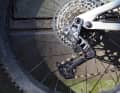 The direct mount rear derailleur shifts the chain reliably and precisely over the sprockets.