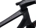 If you prefer a more comfortable ride, you can express your wishes to the dealer: There are twelve preconfigured equipment variants with groupsets from Sram or Shimano; stem length, handlebar width, seat post and crank length can be customised at no extra charge