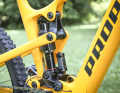 The Propain suspension is a poem in terms of responsiveness, progression and balance and delivers a real hoover feeling. Interestingly, the rear suspension of the carbon bike felt even better. There was no swallowing advantage to the coil shock.