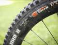Tyres: Maxxis Assegai Exo+ Maxxgrip / DHR II Doubledown Wheels: Newmen Performance 30.