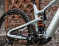 The Pro10 rear suspension system with virtual pivot point is a trademark of Propain bikes. On the Sresh CF, the rear provides 150 millimetres of suspension travel.