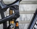 The geometry can be adapted to a 29er or mullet setup with a small rear wheel using the flip chip on the linkage.