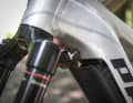 The battery can be folded forwards out of the down tube without a key, which is super quick and easy.