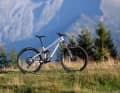 Made for sustainable riding fun: the new Raaw Madonna V3 Enduro aims to impress with its robustness and versatility.