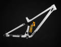 Der Rahmen des Yalla!! V2 wurde in einigen Bereichen überarbeitet. Das neue Unterrohr zeichne sich durch gerade Linien und sorgfältig gestaltete Übergänge zum Tretlagerbereich aus.