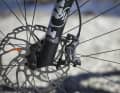 Nothing to criticise: The Shimano XT four-piston brakes decelerate reliably.