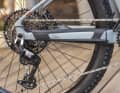 Srams Eagle 90 Transmission ist in unseren Augen die beste, bezahlbare Schaltung am E-Bike. Weiches Schalten, knackige Bedienung und Bandbreite satt.