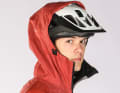 Large slit pockets keep your hands warm in bad weather.