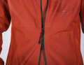 The two-way zip provides fresh air without the jacket flapping in the wind.