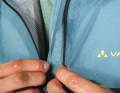 Rain gutter number three: Vaude also integrates water protection behind the zip | Georg Grieshaber