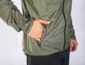 Pockets warm your hands during the summit rest | Georg Grieshaber