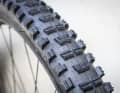 Also as well-known as it is popular: Minion DHR II from Maxxis. The wide centre lugs generate a lot of traction.