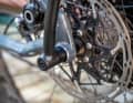 Nous avons monté le Switch Rack sur l'axe traversant. Des entretoises permettent de le centrer. Il serait également possible de le monter directement sur le cadre.