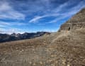 Schön staubig fliegt es sich anfangs hinein ins Westalpen-Panorama.