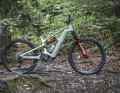 Unser Canyon Strive:On CFR Testbike mit Zeb Ultimate und dem neuen Vivid Coil. Rot und Grün, das funktioniert einfach.