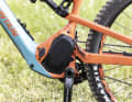 The Dyname motor is not only manufactured in-house by Rocky Mountain, but also features a completely unique design. The crankset is mounted on a standard bottom bracket, and the motor drives the chain via an additional sprocket positioned above the chainring.