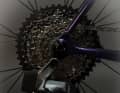 However, the usual equipment would look good on a thoroughbred racing bike: the Sram Rival eTap AXS XPLR provides the drive.