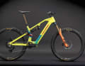The E-Power RS C Factory is the more expensive version, priced at 8,999 euros. The model features a Fox 36 Float Factory Grip X2 fork and a Fox Float Factory shock absorber.