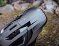 The long visor provides optimum protection from the blinding sun and detaches from the helmet in the event of a fall. This protects your head and neck.