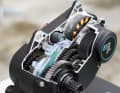 Three times four makes twelve. In addition to the engine, a spur gear with two gearboxes connected in series sits in a very small space in the MGU housing. The result is twelve gears and a spread of 600 per cent.