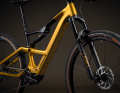 The battery is permanently installed in the down tube. Available with either 630 or 420 watt hours.