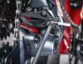1 Loosen the shift cable: Shift to the smallest sprocket of the cassette and loosen the fixing screw of the shift cable. Before removing the steel cable, memorise how it is attached to the rear derailleur.
