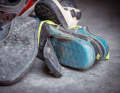 And what do I do if the sole is worn through? Can flat-pedal shoes be repaired?