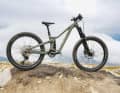 The children's Ransom is as stylish as its big brother and grows with an upgrade of the wheels from 24 to 26 inches. The genuine four-bar linkage responds well.