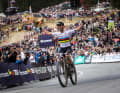 Nino Schurter has been world champion 10 times. So he knows the jersey with the stripes well.