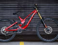 Intense M1: Kommt als Worldcup-Variante mit Flipchips an drei Stellen am Bike und als Serienbike mit nur einem Flipchip.